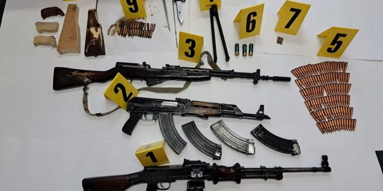 Arrestohet një person në Rahovec, iu gjetën disa armë e 130 fishekë