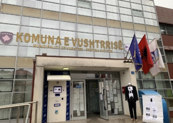 Dy muaj pa drejtor të arsimit në Vushtrri, VV-ja propozon emërimin e një “drejtori”