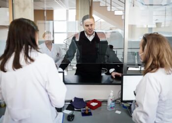 Abdixhiku: Koha që punëtorëve shëndetësor tu japim pagat që meritojnë