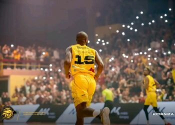 Peja ndahet me dy basketbollistë amerikan