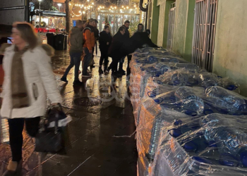 Shpërndahet ujë falas për banorët e Mitrovicës