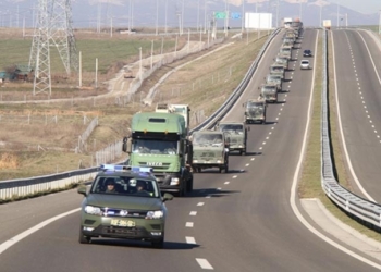 Mehaj telefonon Peleshin pas tërmetit, i ofron mbështetjen e FSK-së