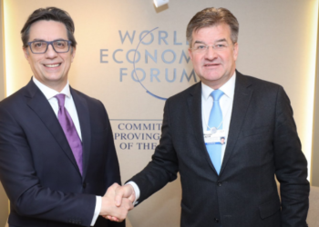 Lajçak takohet me presidentin e Maqedonisë së Veriut, flasin për zhvillimet në rajon