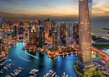 Dubai heq taksën 30% të alkoolit në një përpjekje për të rritur turizmin