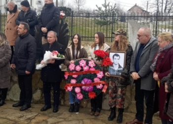 Rahoveci bënë homazhe për dëshmorët Nesim Elshani, Agron Fetahu, Halim Hoti dhe Hilmi Krasniqi