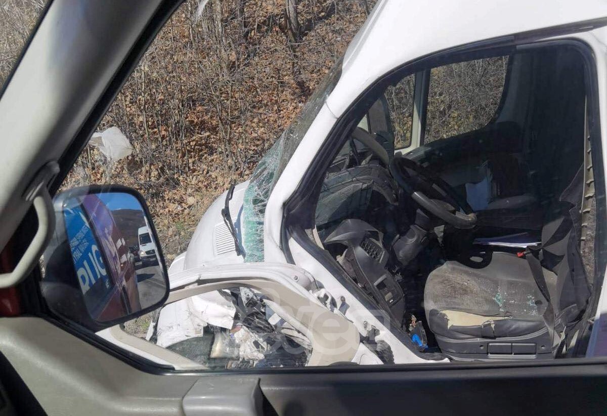 Një person pëson lëndime të rënda në një aksident në magjistralen Pejë-Prishtinë