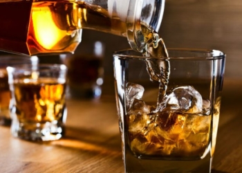 Dy gabimet që bëni kur pini alkool