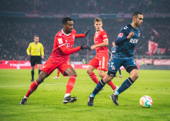 Kimmich shpëton Bayernin nga humbja, Wolfsburg me “manita” në udhëtim!