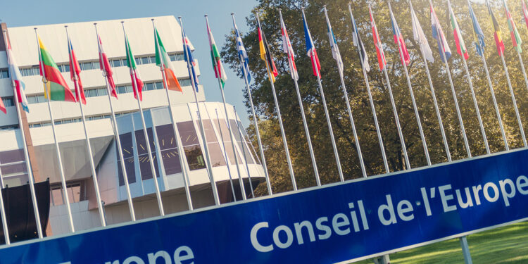 ShBA dhe KiE nuk komentojnë pretendimet për kërkesën amerikane për heqjen e Kosovës nga agjenda