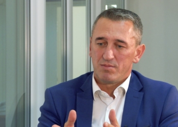 Ministri Rashiq: Jam në mes të konfliktit Prishtinë-Beograd