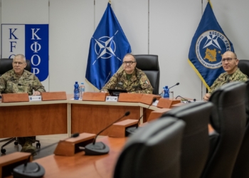 Komandanti i KFOR-it: Situata në Kosovë e qetë, por jashtëzakonisht e paqëndrueshme