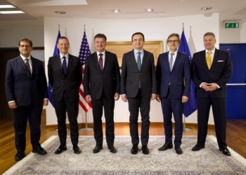 Lajçak pas vizitës në Kosovë dhe Serbi, paralajmëron vazhdim bisedimesh