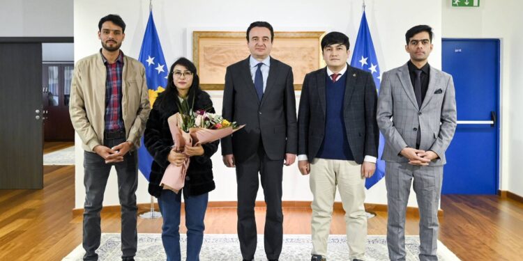 Kurti i pret gazetarët afganë: Do t’i mbështesim gjithmonë ata që kërkojnë lirinë përballë shtypjes