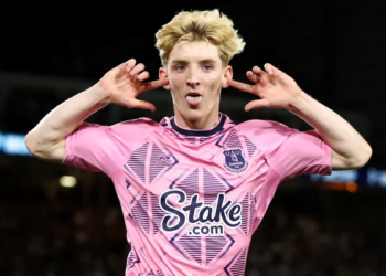 Newcastle në ndjekje të yllit te Evertonit