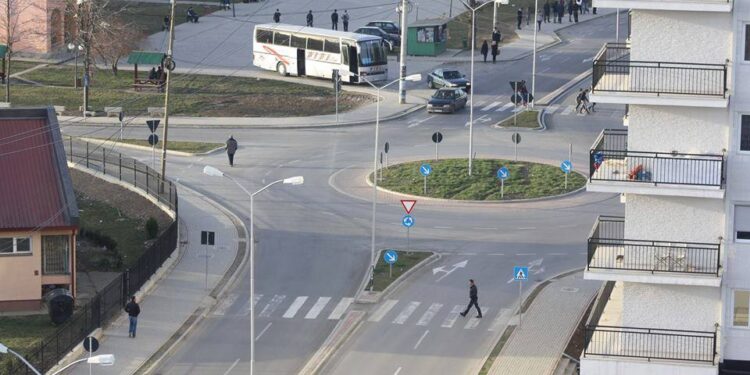 Vidhet rrufepritësi nga një objekt në Lipjan