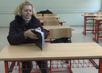 54-vjeçarja në shkollën fillore