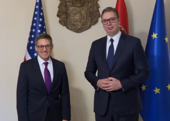 Vuçiq thotë se e ka informuar Cholletin për “vijat e kuqe” lidhur me Kosovën