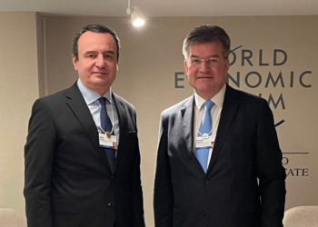 Lajçak takohet me Kurtin: Folëm për hapat e ardhshëm në dialog