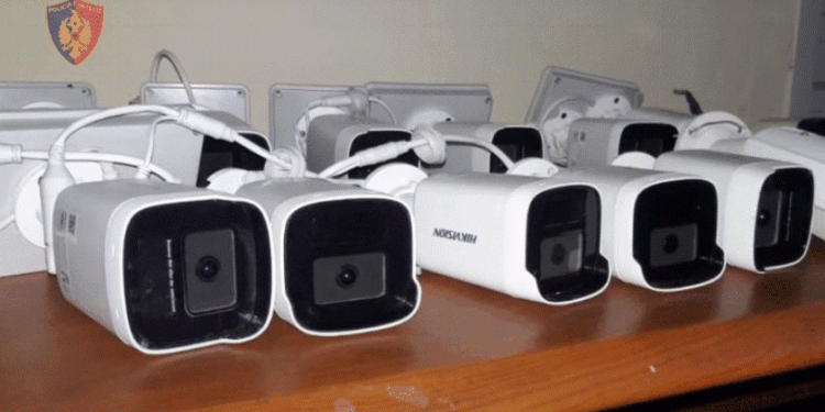 Policia heq 20 kamera ilegale në Lushnjë dhe Fier