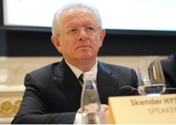 Hyseni: Koalicioni kundër asociacionit po përpiqet të instalojë çmenduri kolektive në Kosovë