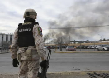 14 persona humbën jetën dhe 13 të tjerë u plagosën pas një sulmi në Burgun e Teksasit