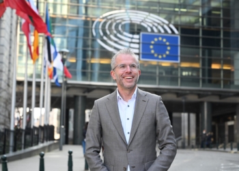 “Një hap më afër”, raportuesi për Kosovën në PE reagon pas votimit për liberalizimin e vizave