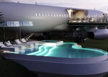 Avioni Boeing 737 i kthyer në vilë luksoze