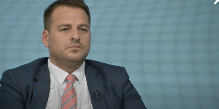 Muja për Asociacionin: Është kundër Kosovës, avancon ndikimin e Serbisë në Kosovë