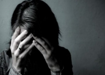 Ngacmohet seksualisht një grua derisa ishte duke shkuar në shtëpi