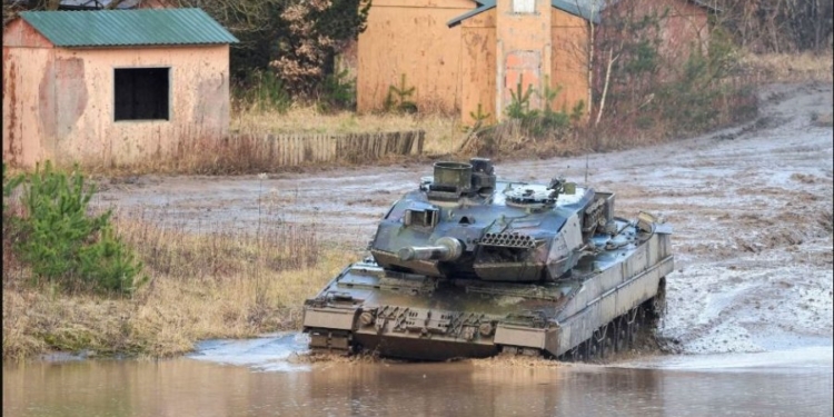 Zelensky kërkon dërgimin e shpejtë të tankeve perëndimore në Ukrainë