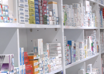 Mungesat e barnave, qytetarët shpenzojnë qindra euro derisa i blejnë nga xhepi i tyre