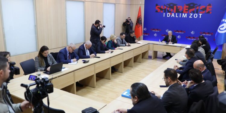 Berisha mbledh sot Kryesinë, për protestën e opozitës