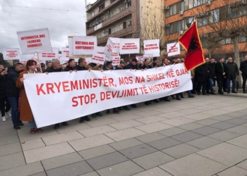 Në Prishtinë protestohet kundër deklaratave të kryeministrit Kurti