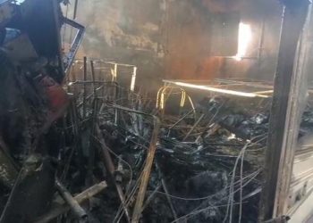 Zjarr në tregun industrial në Durrës