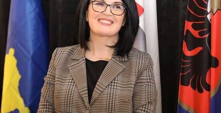 Jep dorëheqje drejtoresha e Arsimit në Viti: Arsimi nuk është prioritet