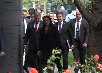 Fazë kritike e dialogut, ndërmjetësuesit zbarkojnë në Prishtinë