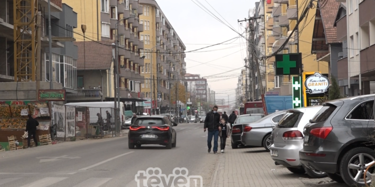 Banorët e kateve të larta në Fushë-Kosovë tash e pesë ditë pa furnizim me ujë