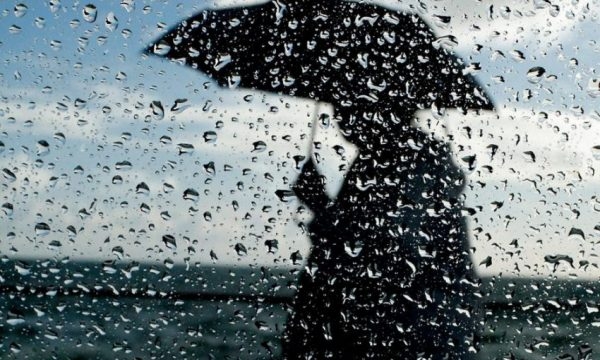 Vazhdojnë reshjet e shiut edhe të premten në Kosovë