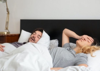 Pesë gjëra që mund të ndihmojnë kundër gërhitjes