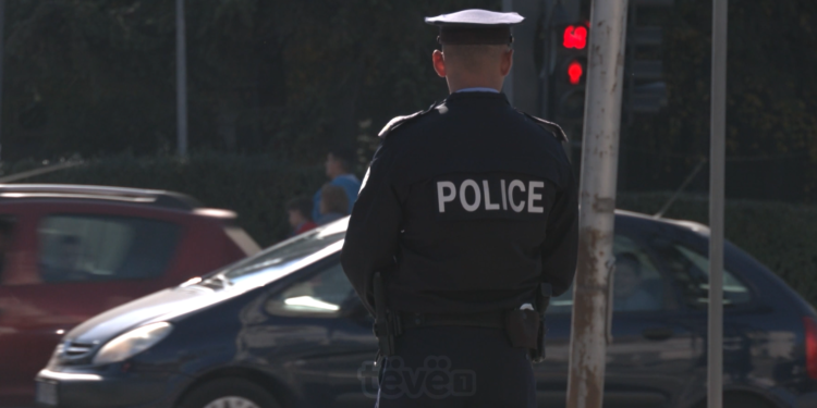 Në janar policët pritet të pajisen me kamera të trupit