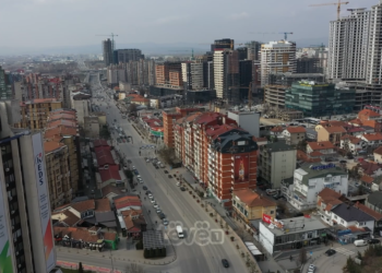 Prishtina “e pashëndetshme”, rekomandohet bartja e maskës