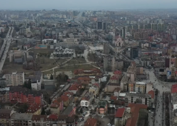 Njohësit e fushës “garantojnë” siguri në ndërtime, qytetarët të shqetësuar