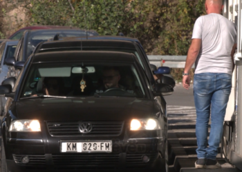 Kosova dhe Serbia kanë mospajtime në lidhje me zbatimin e Marrëveshjes për Targat