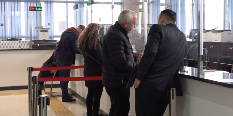 Komunat nuk po ofrojnë shërbime e për këtë qytetarët nuk paguajnë tatime, thotë Huruglica