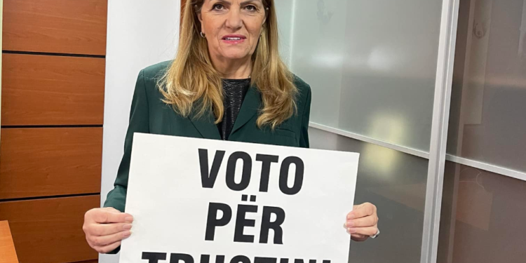 Kadrijaj: T’i themi sot po Trustit