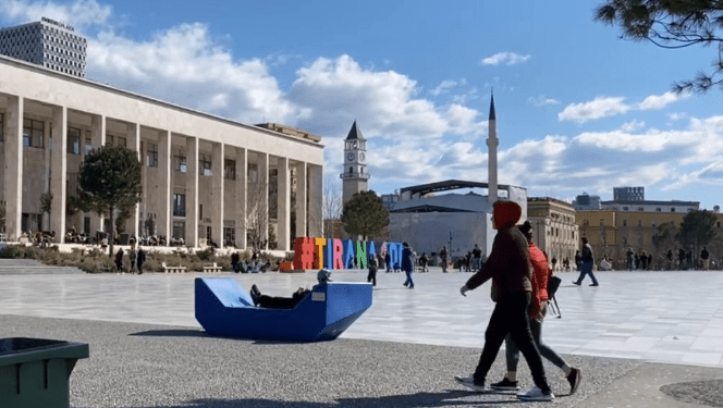 Transparency International: Shqipëria nuk përparon në luftën kundër korrupsionit