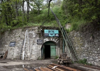 Minatorët e pezullojnë grevën, puna vazhdon nga ndërrimi i dytë