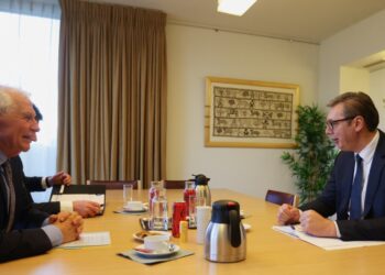 Përfundon takimi me Kurtin, Borrell e Lajçak nisin takimin me Vuçiqin