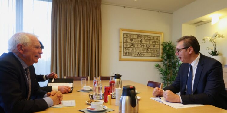 Përfundon takimi me Kurtin, Borrell e Lajçak nisin takimin me Vuçiqin