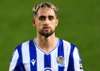 Januzaj i bashkohet Bashakshehirit në Turqi